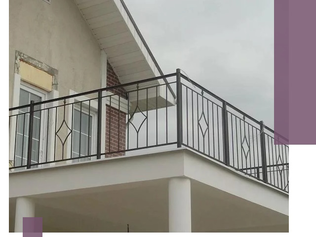 Изготовление балконных ограждений в Сорочинске из металла и стекла