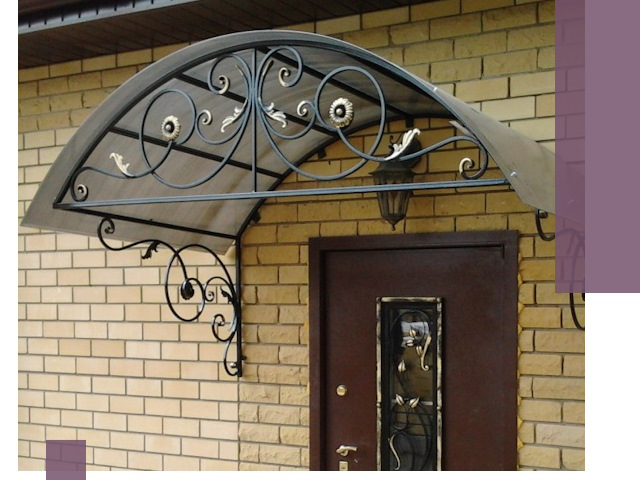 Изготовление козырьков из металла под ключ в Сорочинске